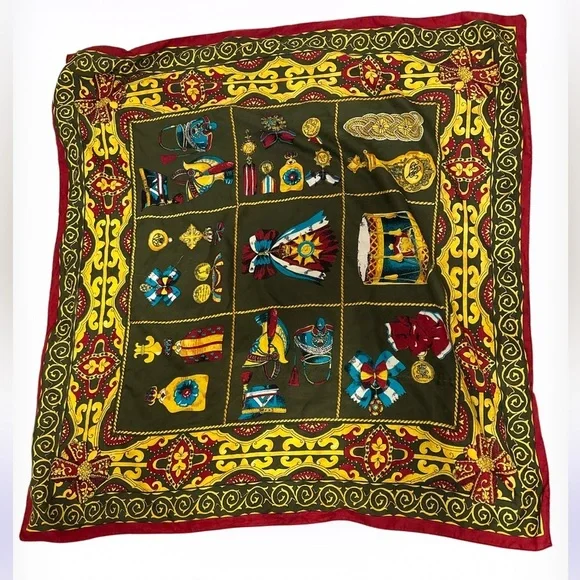 Vintage Baroque vintage scarf - Picture 16 of 16